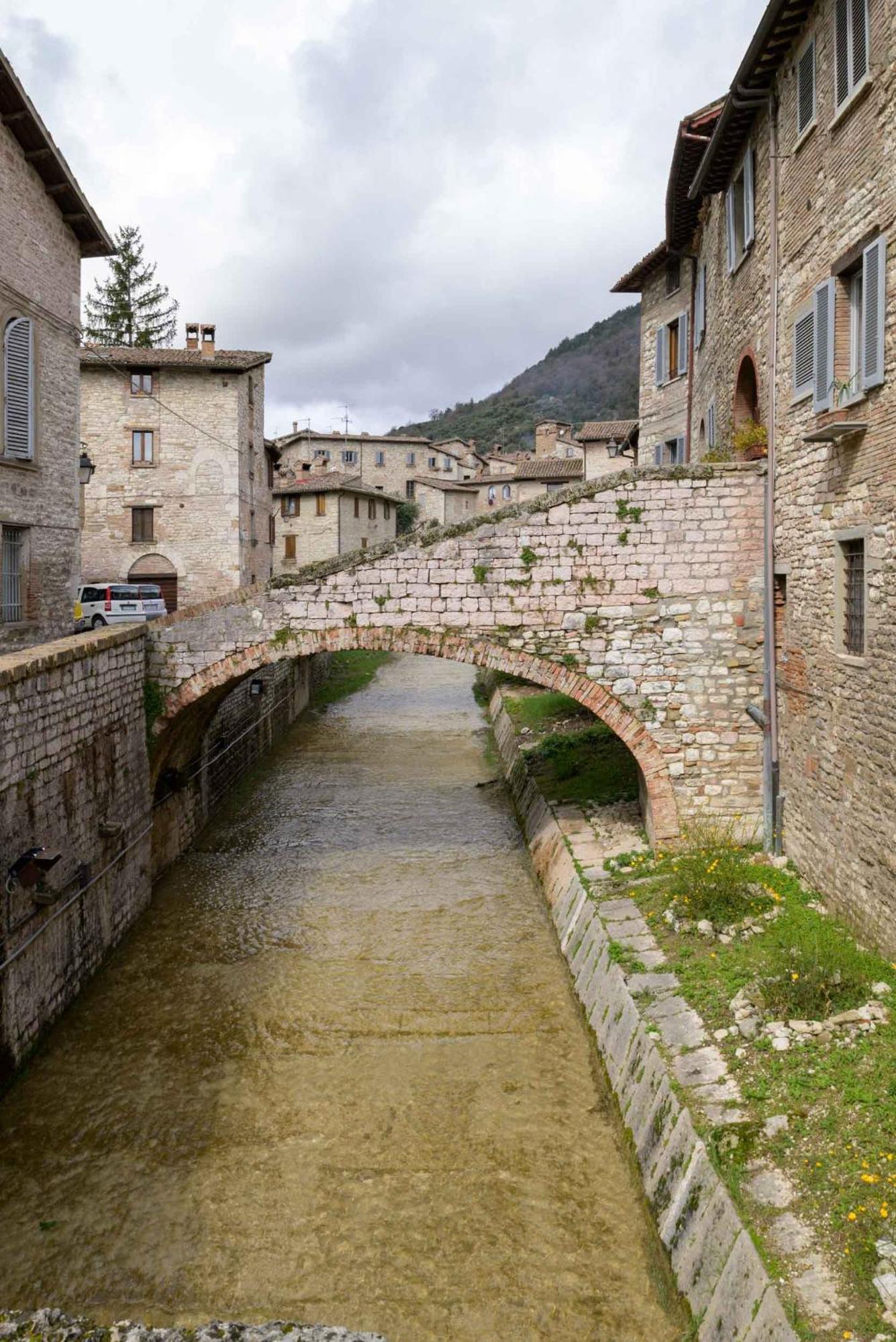 Dimora Giada & Gloria Appartement Gubbio Buitenkant foto