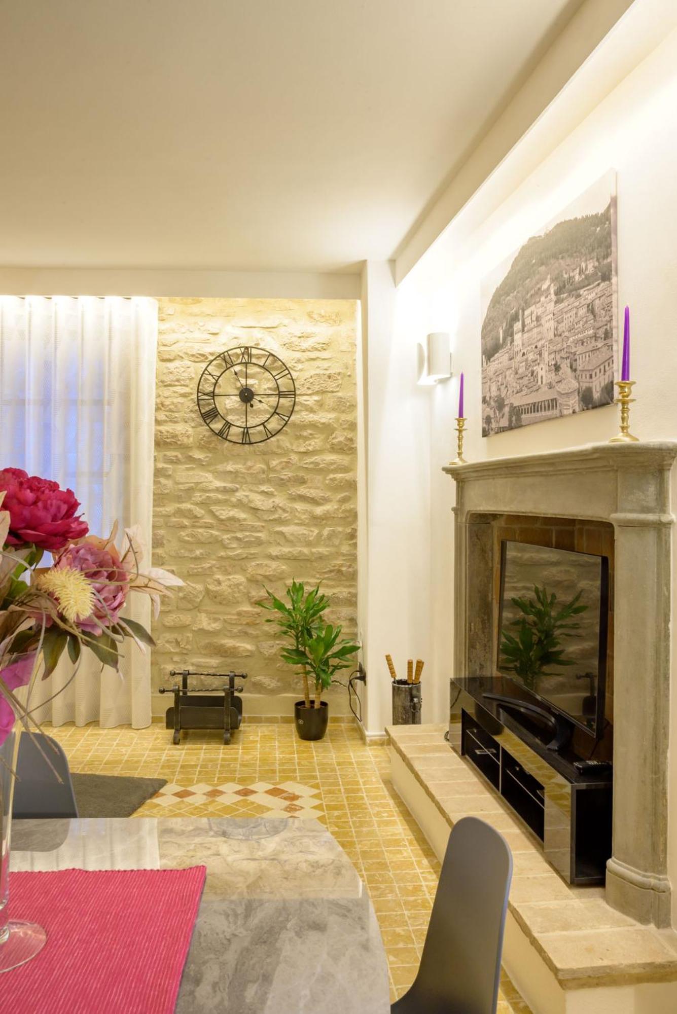 Dimora Giada & Gloria Appartement Gubbio Buitenkant foto
